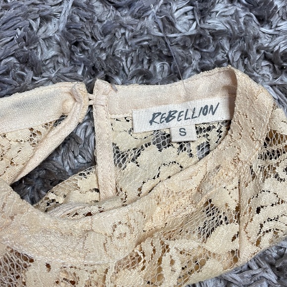 Cream Lace Top - Picture 6 of 6